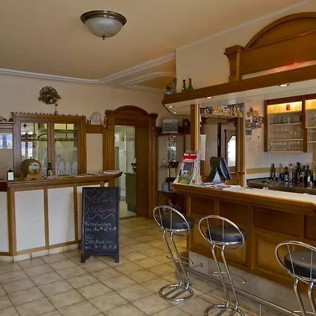 Inn Kirchenwirt Kreuzen (Upper Austria)