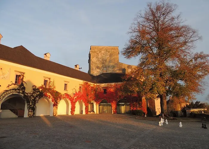 Värdshus Kirchenwirt Kreuzen (Upper Austria)